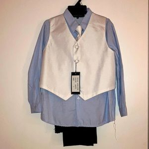 Brand new sz 7 boys suit
